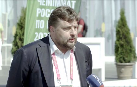 Генеральный директор Росагролизинга Павел Косов объявил победителя 10-го Открытого чемпионата России по пахоте