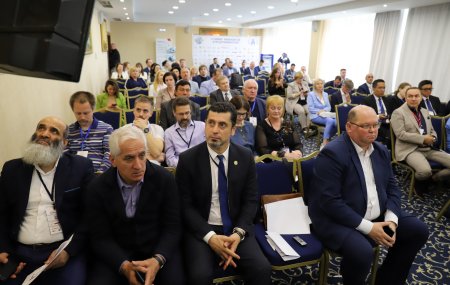 5 и 6 июня в Ярославле состоялся V Евразийский Саммит предпринимателей и финансистов «ДРАЙВЕРЫ РОСТА: Новые экономические условия. Масштабное импортозамещение и реновация»